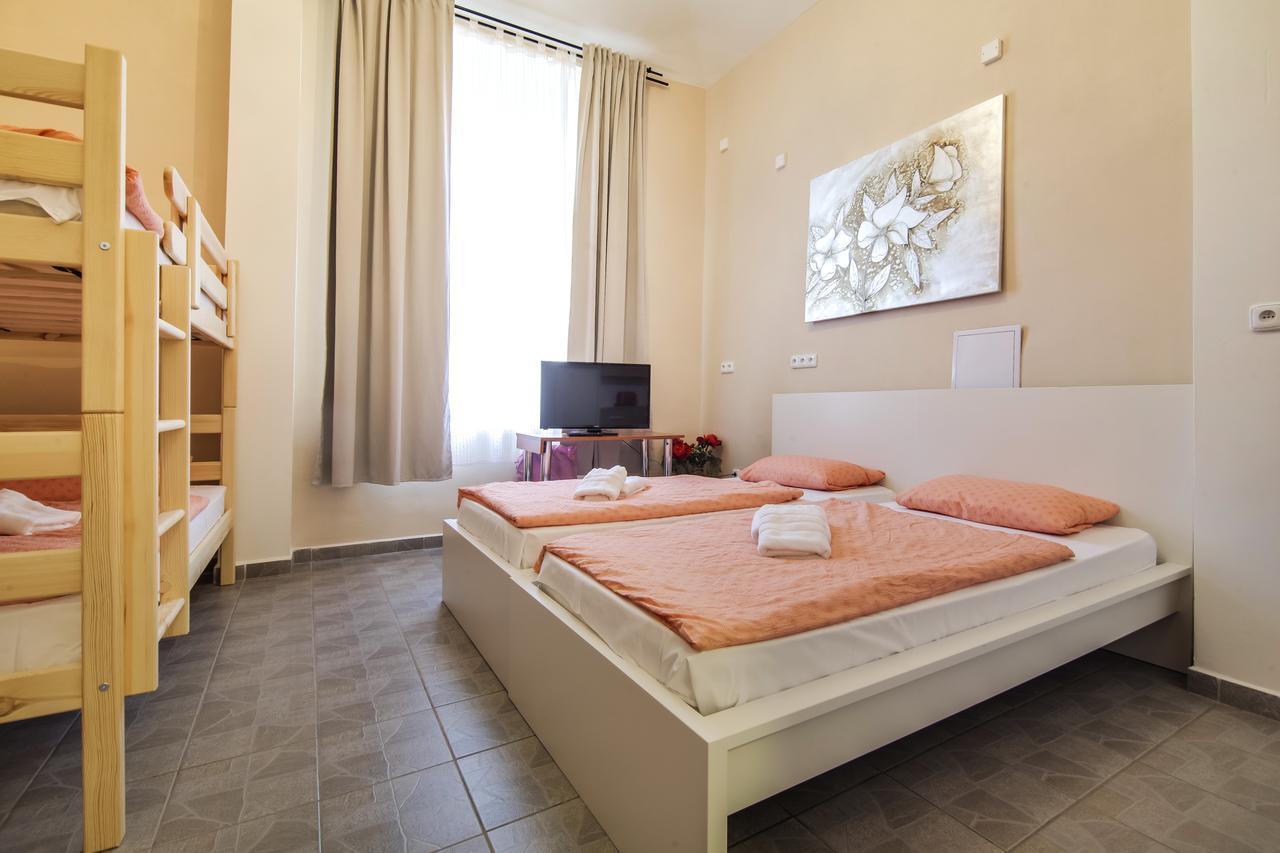 Aparthotel Zarra Praga Habitación foto
