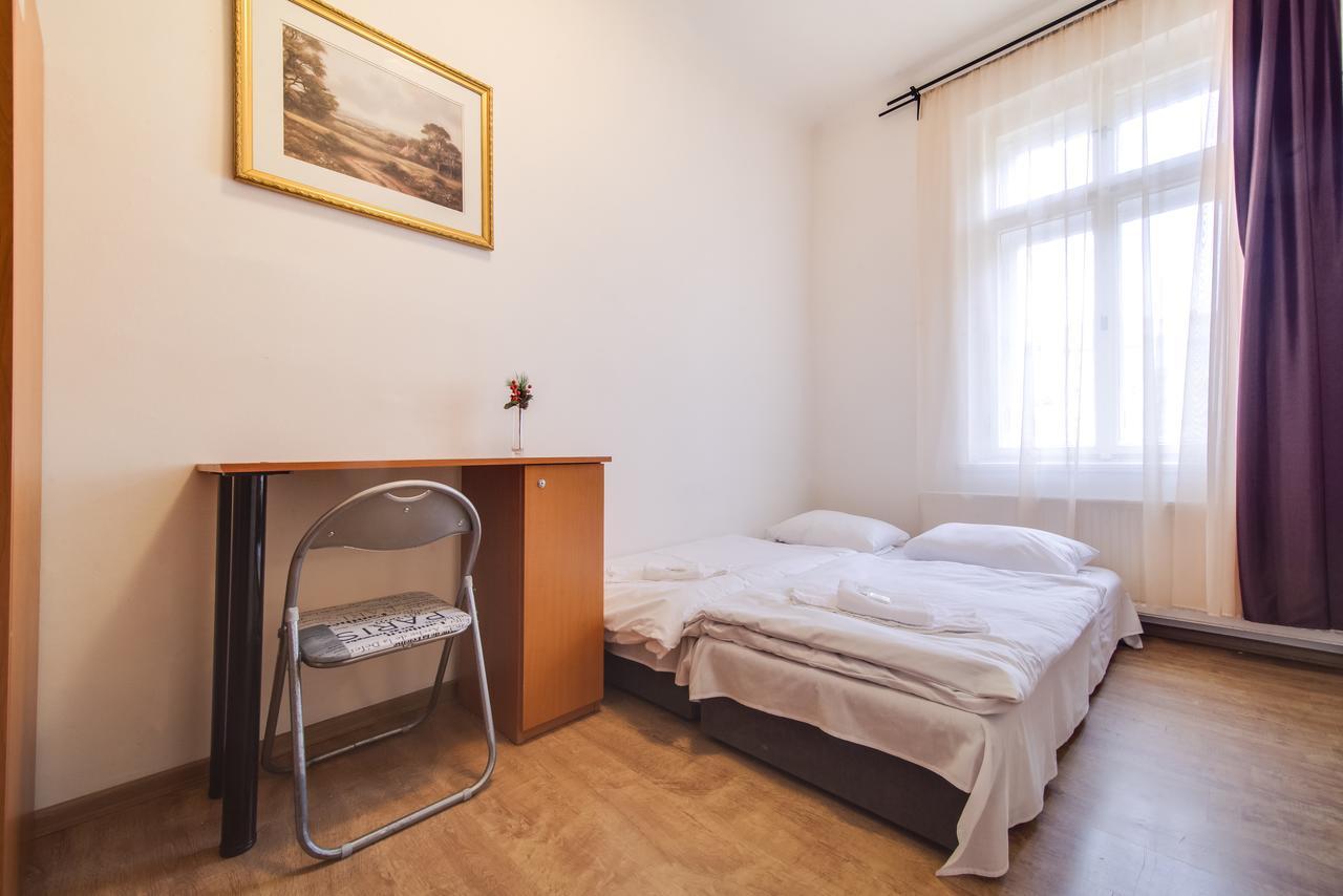 Aparthotel Zarra Praga Habitación foto